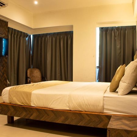 J R Residency Hotel Navi Mumbai Exterior photo
